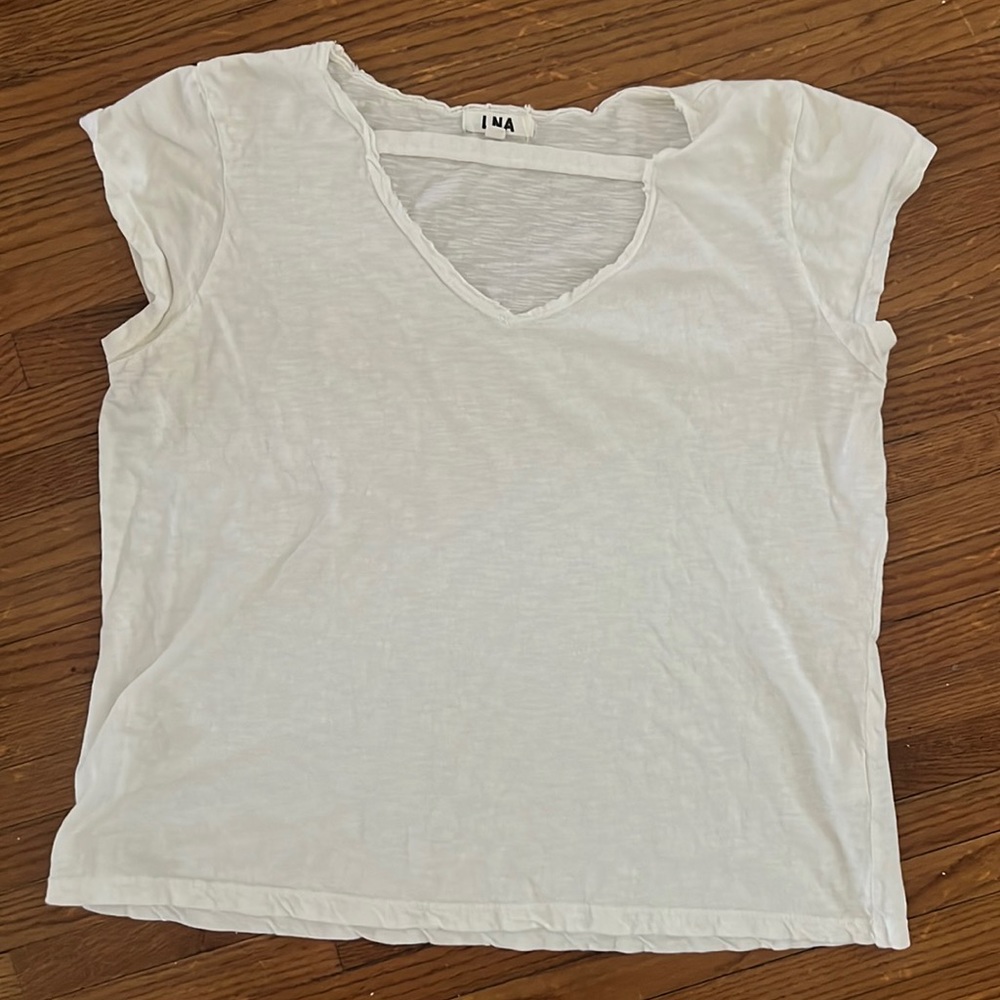 LNA cut out tee. Size Medium